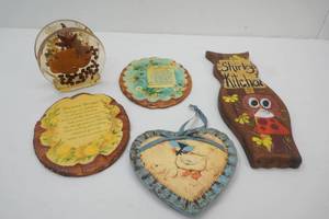 Vintage Decorative Wall Plaques, Vintage Epoxy Napkin Holder
