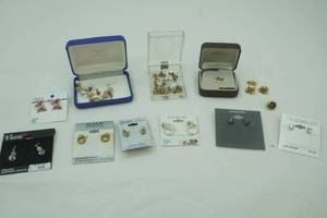 Jewelry Womens Pierced Earrings & Pins - Vintage 10K yellow gold service award pins