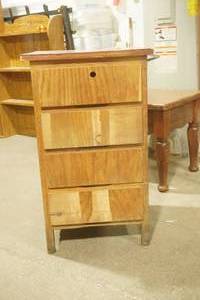 Vintage 4 drawer cabinet 21x 19x 32