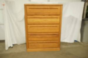 Solid Oak 5-drawer dresser 32.5x17x45
