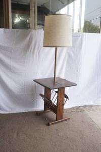 Vintage Side Table wbuilt in lamp & magazine rack