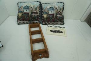 Home Decor Lot Patriotic Birdhouse Themed Throw Pillows, Wooden Shelf