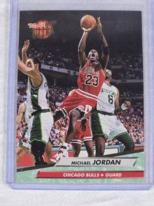 Michael Jordan 1992-93 Fleer Ultra #27 - Chicago Bulls Basketball Card