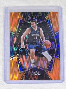Luka Doncic 2021-22 Panini Select Orange Shimmer Prizm #117 - Dallas Mavericks Basketball Card