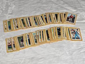 Lot of Nearly a Complete Set of 1987 Topps Baseball Cards Featuring Players Like Kirby Puckett and Jack Morris