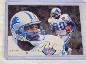 Barry Sanders 1995 Flair Preview Insert #10 of 30 - Detroit Lions Football Card