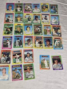 Lot of 32 Vintage Baseball Cards Featuring Players from Yankees, Pirates, Tigers, and More