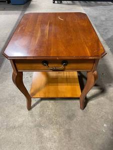 Superior Furniture Co. End Table with Drawer - Lowell, Michigan