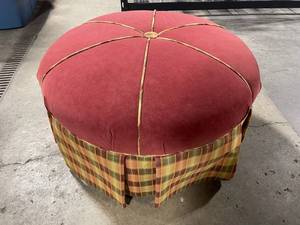 Round Velvet Ottoman with Cross-Lattice Top Straps and Plaid Tapestry Skirt