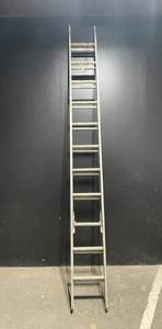 Aluminum Ladder - Tall Single Ladder with Ribbed Rungs