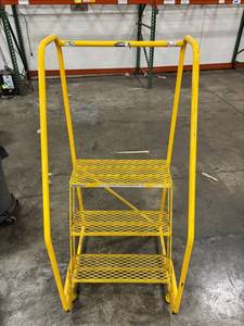 Mobile Scaffold Platform - 3 Step Rolling Ladder, 450 LBS MAX LOAD