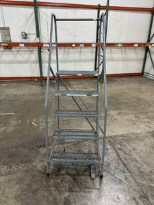 ULINE 4-Step Steel Mobile Platform Ladder - 450 Lb Load Capacity
