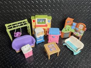 Fisher-Price Kitchen Playset - 2006 Mattel Multi-Color Plastic Dollhouse Furniture