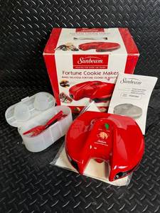 Sunbeam FPSBFCM40 Fortune Cookie Maker