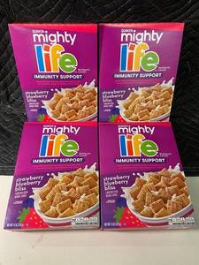 VT 4 - Quaker Mighty Life Immunity Support Cereal - Strawberry Blueberry Bliss (Lot of 4)