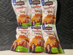 CT 5 - Rachael Ray Nutrish LoveBites Cat Treats - Real Chicken #1 Ingredient (2.2 OZ) - 6 Total Bags