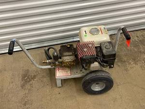 Honda GX160 5.5 HP Gas Engine with Pressure Washer Pump Assembly (engine stalls at pressure)