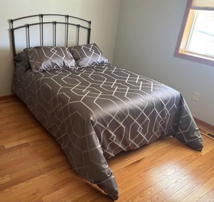 BR1 - Fine Full-Size Metal Bed