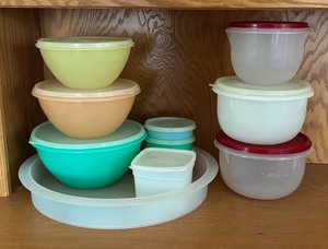 LR - Assorted Storage Containers including Vintage Tupperware