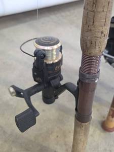 Mixed lot of 5 fishing rods