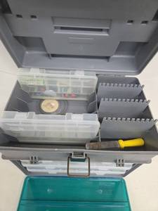 Rapala & Assorted Vintage Fishing Lures in Tackle Box - Crankbaits & Boxes