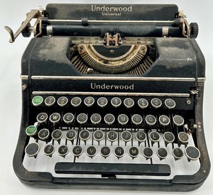 Vintage Underwood Universal Typewriter