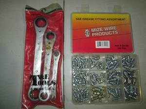 3pc Box wrench set with SAE grease ...