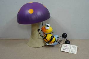 Regal Art Metal BeeMushroom Garden Statue