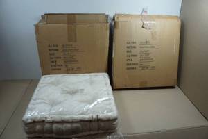 2 Tufted Square Floor Pillows