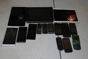 Assorted Tablets and Smartphones for Parts