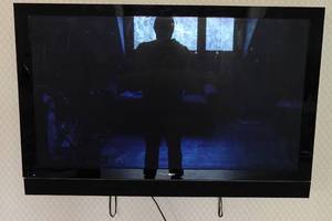 Pioneer 50 Plasma TV with Wall Mount