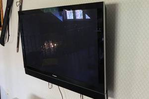 Pioneer 50" Plasma TV with Wall Mount