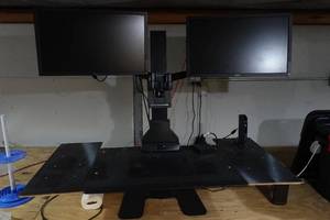 VonHaus Adjustable Height Standing Desk with 2 Dell Monitors