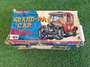 Rosko Toy Battery Operated Grand-Pa Car