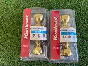 2 New Kwikset Bed & Bath Knobs