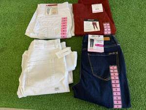 4 New Pair Womens Size 6 Pants