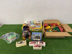 Mixed Lot Games & Toys