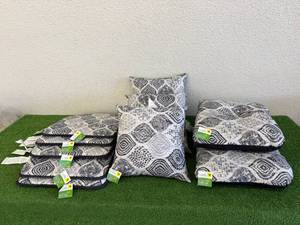 Outdoor Seat Pads, Toss Pillows & Chair Pads