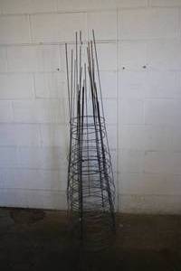8 Tomatoe Cages...