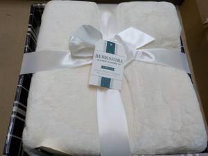 Berkshire Cream Velvet Soft 60 x 70...