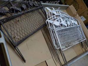 8 White and 3 Metal 18 x 15 Fences...