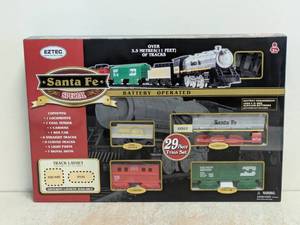 NEW EZTEC SANTA FE SPECIAL BATTERY OPERATED 29 PIECE TRAIN SET