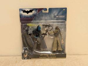 NEW MATTEL HE DARK KNIGHT RIOT STRIKE BATMAN VS FEAR SHOT SCARECROW
