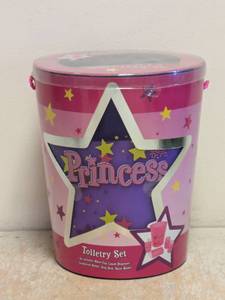 NEW PRINCESS TOILETRY SET PURPLE