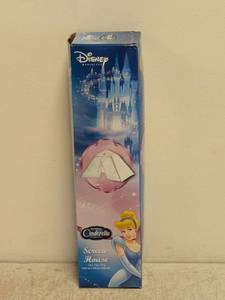 NEW DISNEY PRINCESS CINDERELLA SCREEN HOUSE