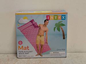 NEW INTEX MAT TOTE-N-FLOAT WAVE MAT