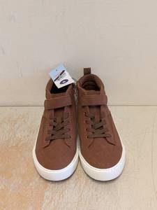 NEW CAT & JACK KIDS ROBERT SNEAKERS SIZE 6 BROWN