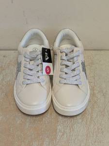 NEW ART CLASS KIDS KAITLYN SNEAKERS SIZE 5 SILVER