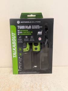 NEW MOTOROLA SOLUTIONS TALKABOUT T600 H20 TWO WAY RADIOS 2PK