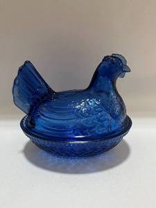 Blue 4 12 Hen on Nest No chips or cracks